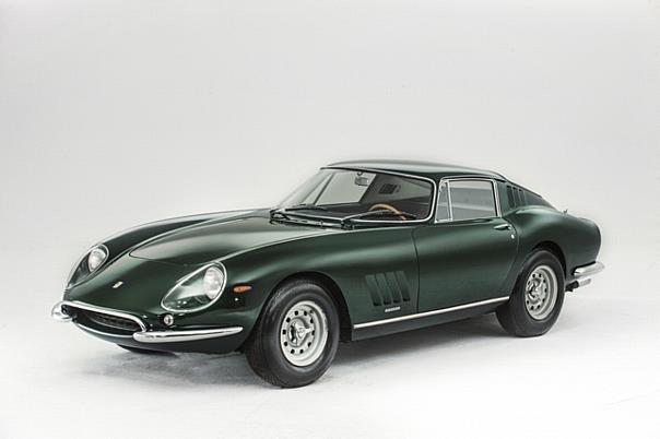 Auch in dunkelgrün schön anzusehen: Ferrari 275 GTB Berlinetta von 1965. Foto: Bonhams/dpp-AutoReporter